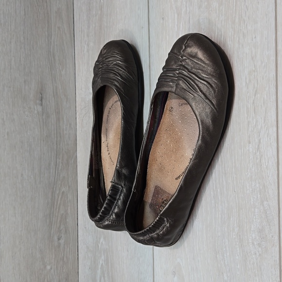 Taos Womens Metallic Bronze Leather Ballet Flats shoes sz 7 - Picture 1 of 11